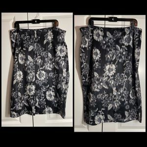 𝅺PONTE Knit Floral Stretch Skirt - Black